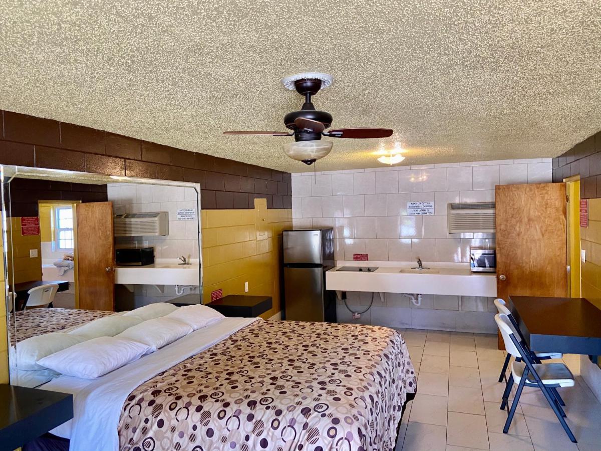 Savannah Inn&Suites Bagian luar foto