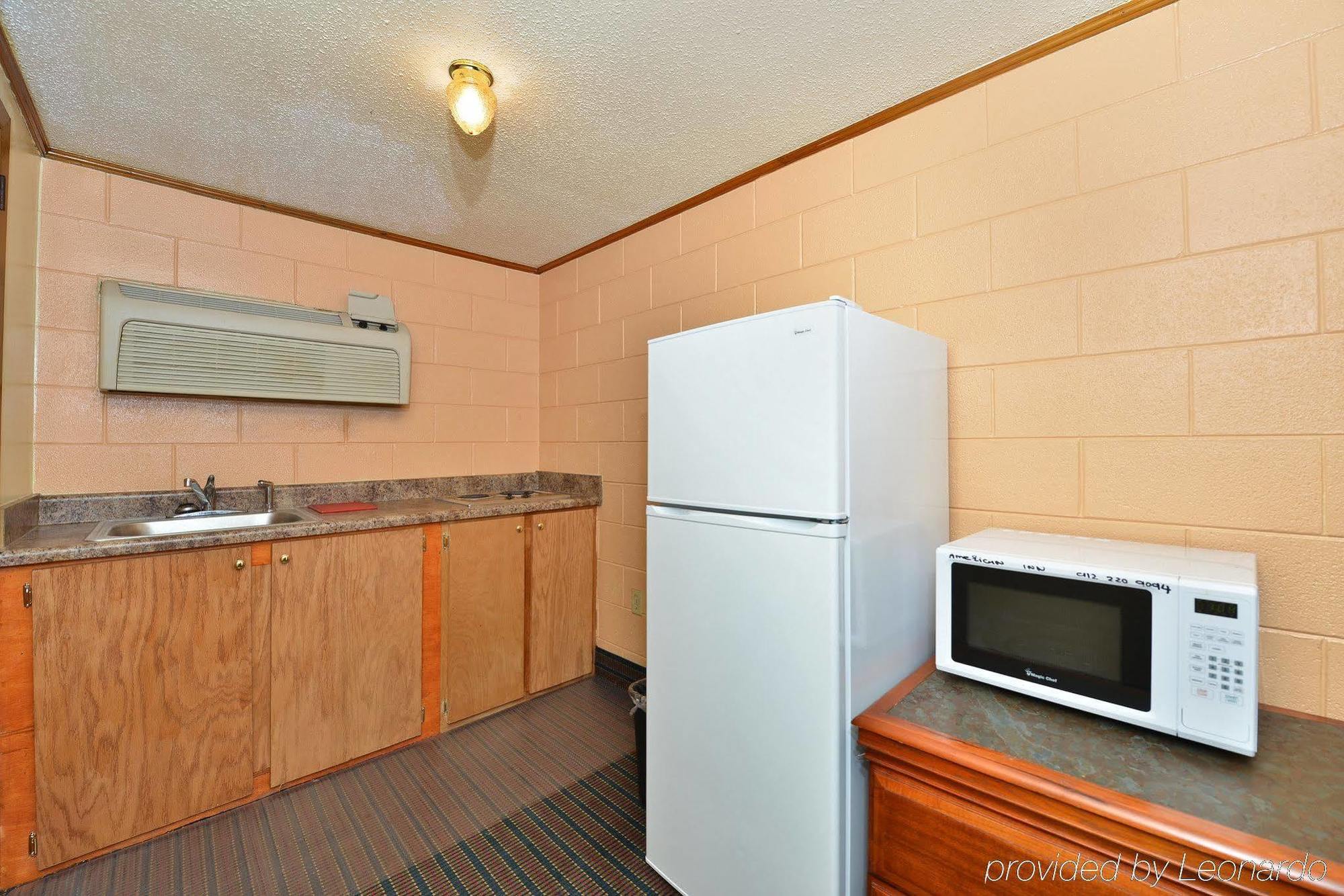 Savannah Inn&Suites Bagian luar foto