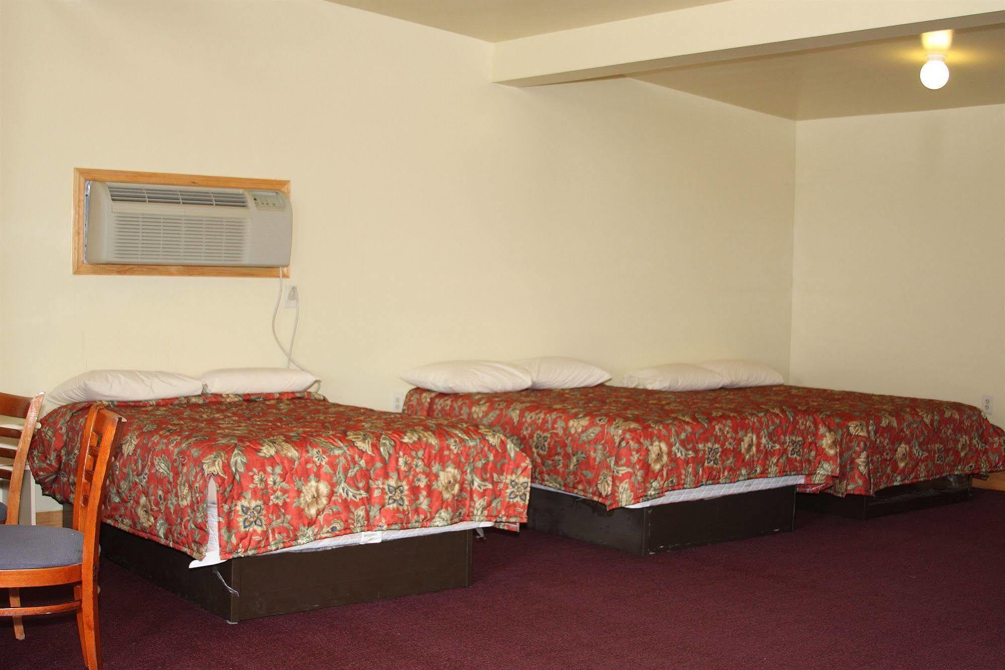 Savannah Inn&Suites Bagian luar foto